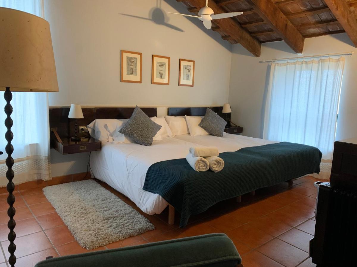 Can Ballus Bed&Breakfast Tiana Bagian luar foto